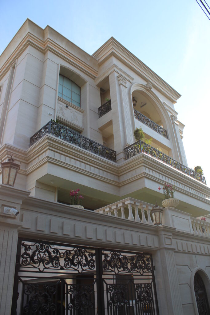 Hi-End Residence, New Delhi